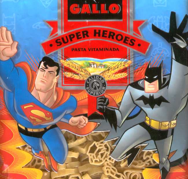 SUPERMAN Y BATMAN CON PASTAS GALLO